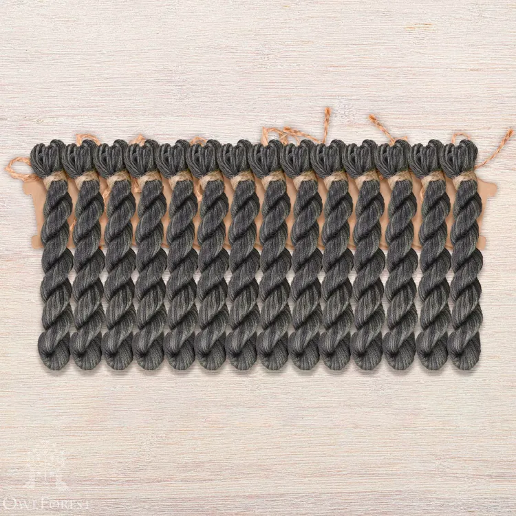 Набор ниток OwlForest для схемы «Чёрные розы» (ПНК)