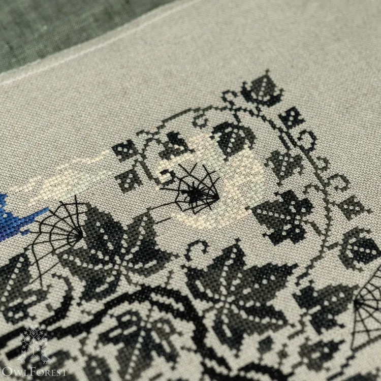 Схема для вышивания «Чёрный плющ»