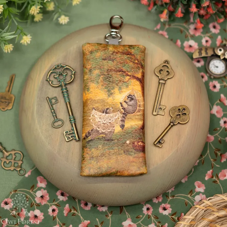 Ключница «Еноты-рукодельники»