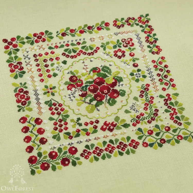 Набор для вышивания «Брусничное лето»