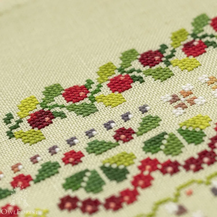 Схема для вышивания «Брусничное лето»