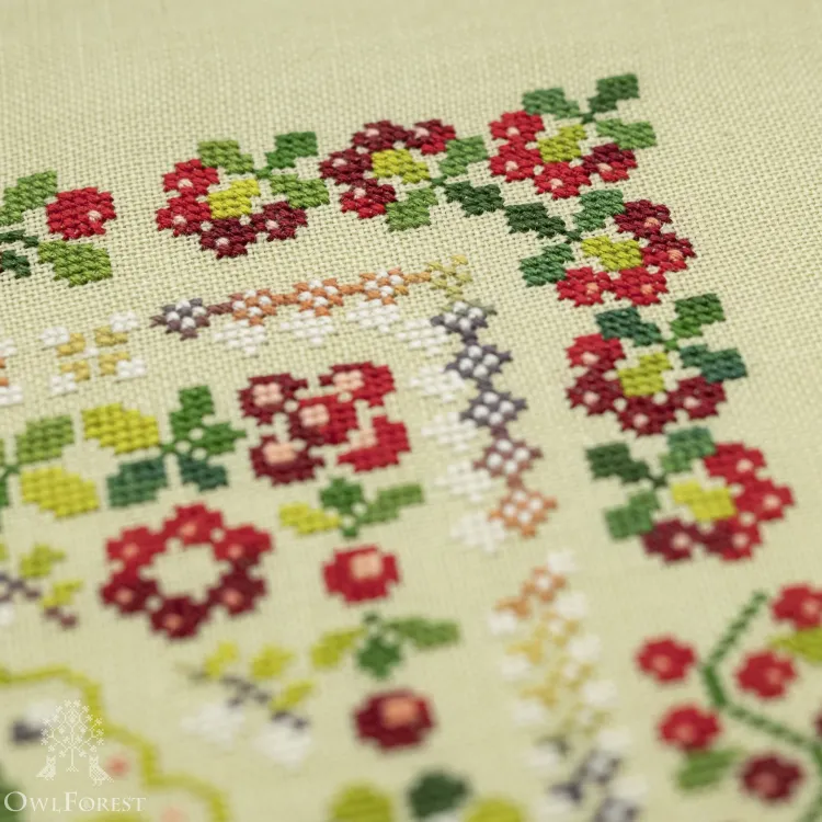 Схема для вышивания «Брусничное лето»