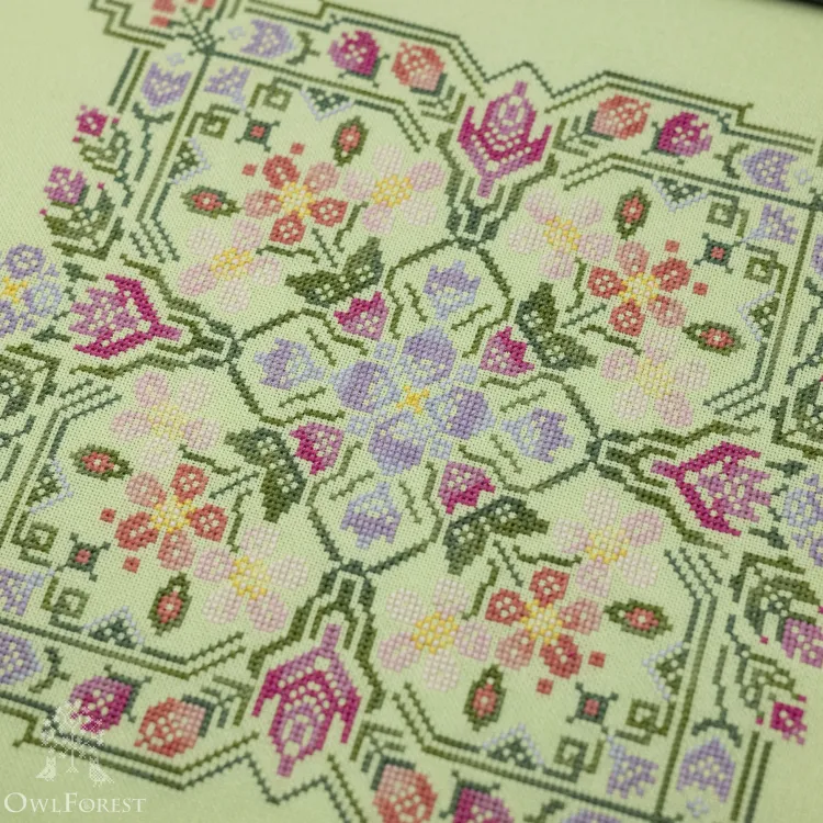 Буклет для вышивания схем «Четыре настроения года»