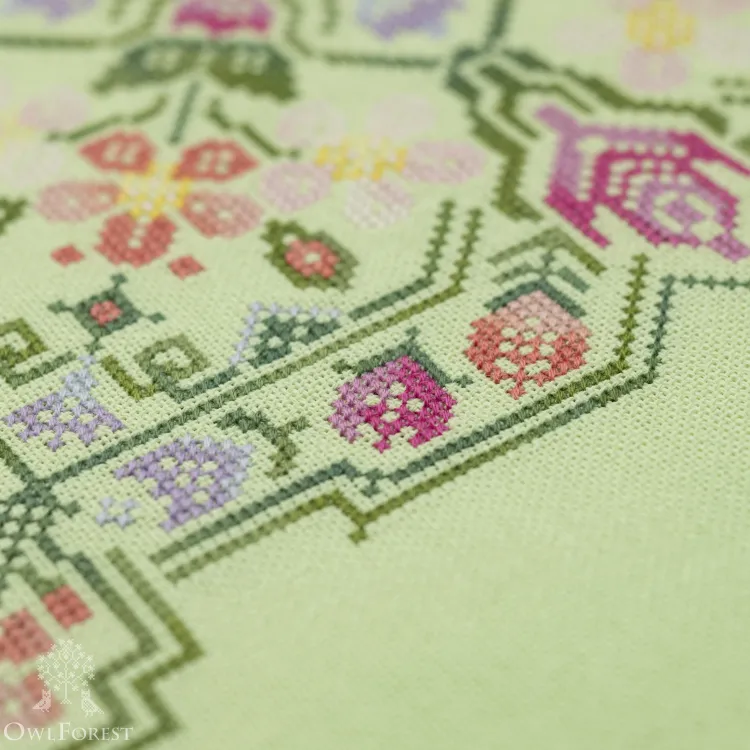 Буклет для вышивания схем «Четыре настроения года»