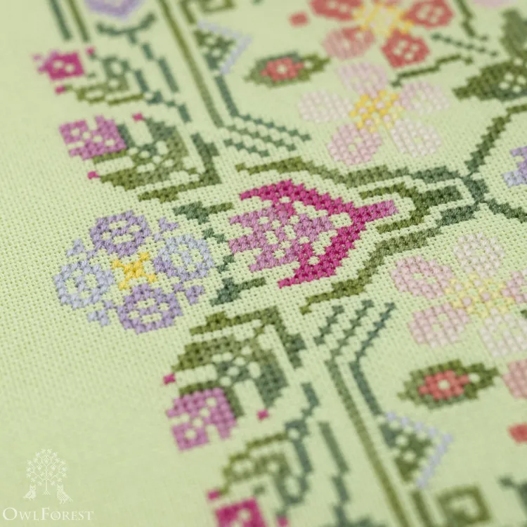 Буклет для вышивания схем «Четыре настроения года»