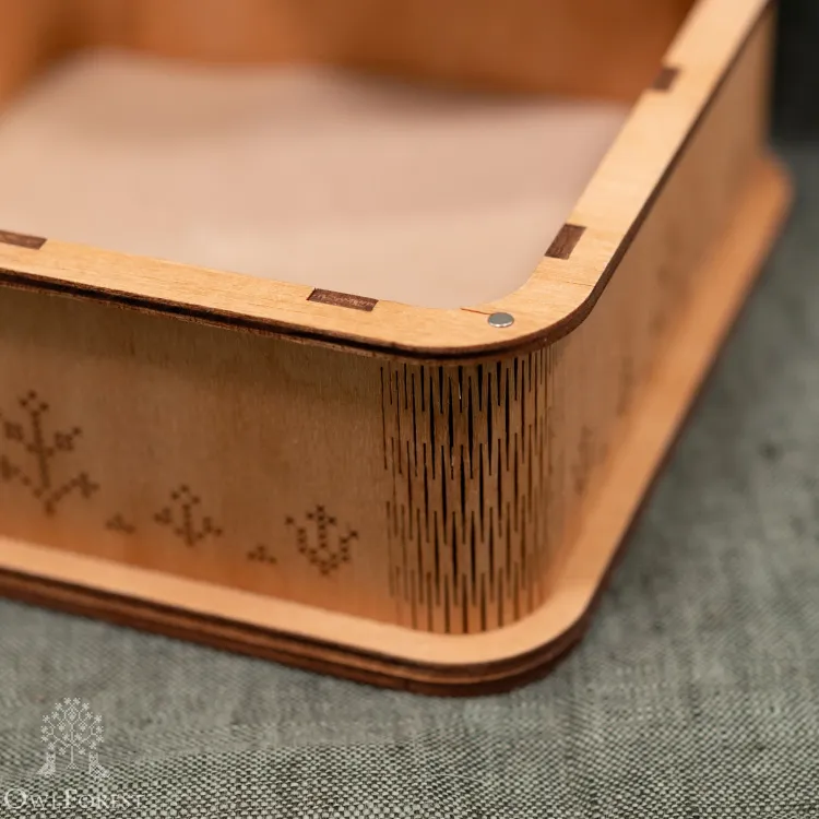 Перфорированная шкатулка «Совы под дубом»