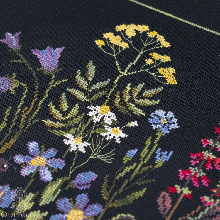 Схема для вышивания «Разнотравье. Шмель»