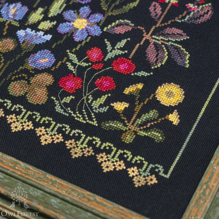 Схема для вышивания «Разнотравье. Шмель»