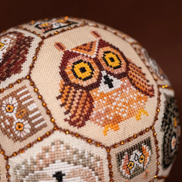 Буклет со схемами для вышивания «Совиный шар», «Ягодный шар», «Цветочный шар»