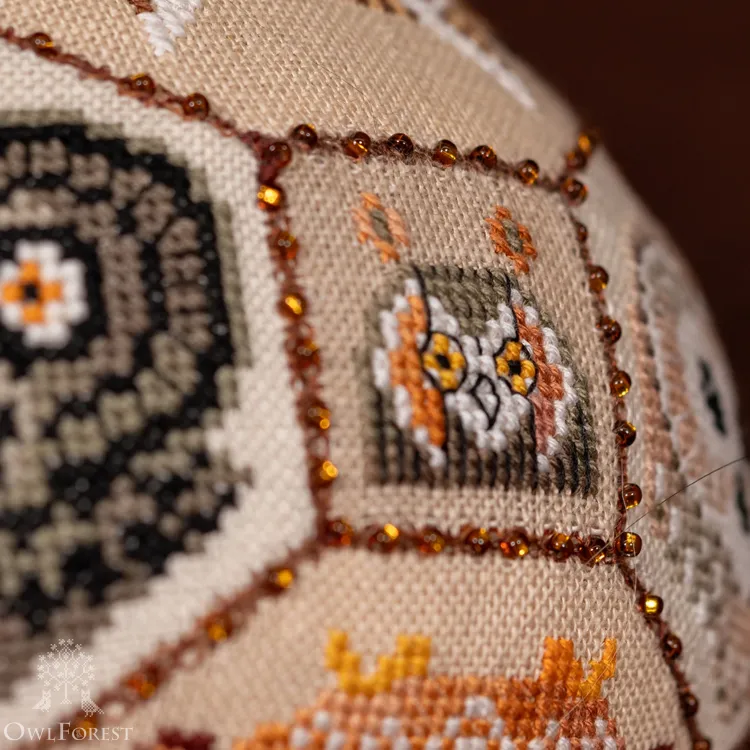 Буклет со схемами для вышивания «Совиный шар», «Ягодный шар», «Цветочный шар»