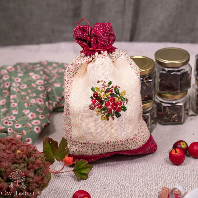 Буклет со схемами для вышивания «Фруктово-ягодная корзина»