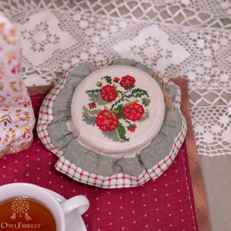 Буклет со схемами для вышивания «Фруктово-ягодная корзина»