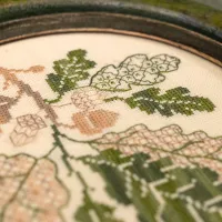 Бесплатная схема для вышивания «Ветка дуба»