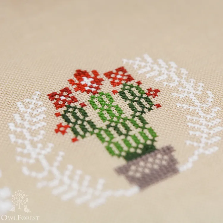 Бесплатная схема для вышивания «Новогодние кактусики»