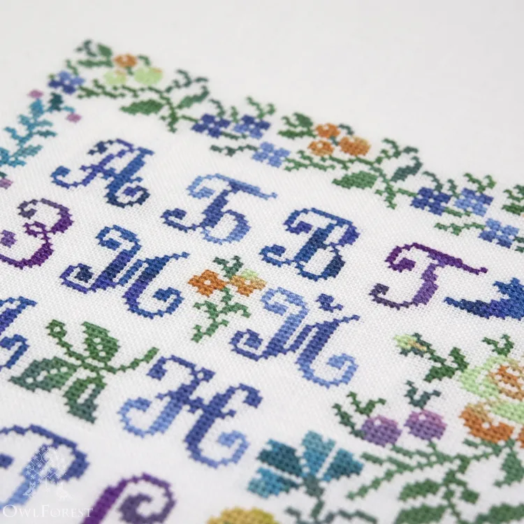 Схема для вышивания «Весенняя азбука» с русскими буквами
