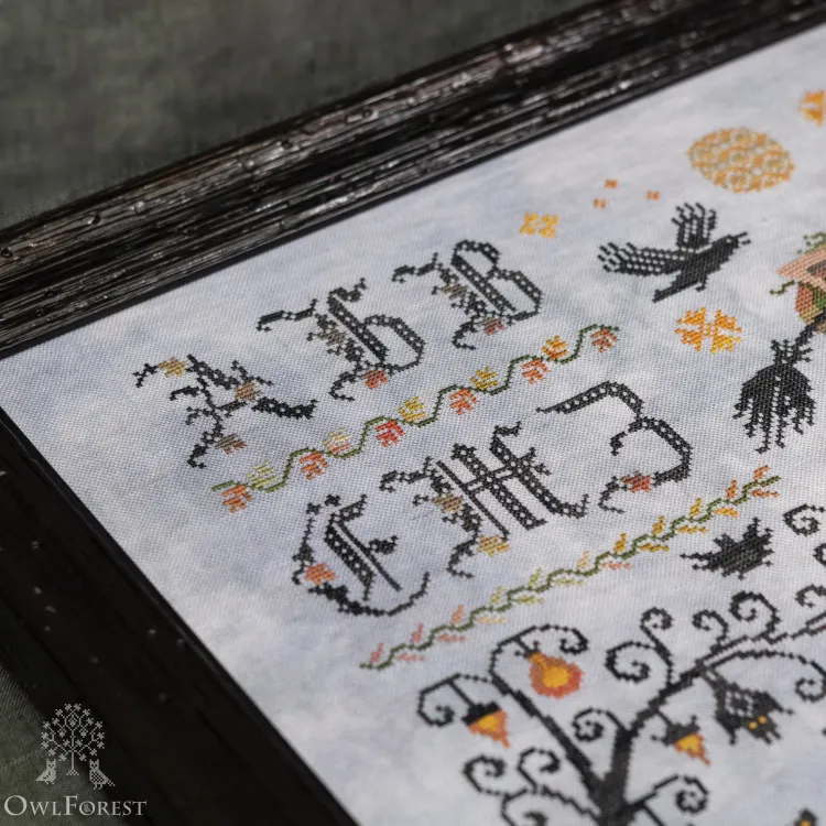 Схема для вышивания «Азбука осенней ночи» с русскими буквами