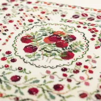 Схема для вышивания «Клюквенное лето»