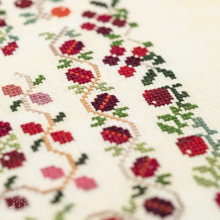 Схема для вышивания «Клюквенное лето»